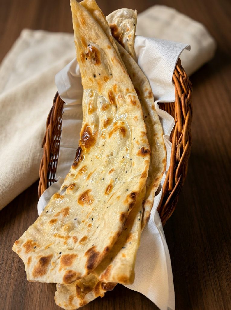 Naan at Indian Jewel, Prague