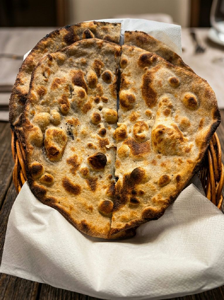 Tandoori Roti at Indian Jewel, Prague